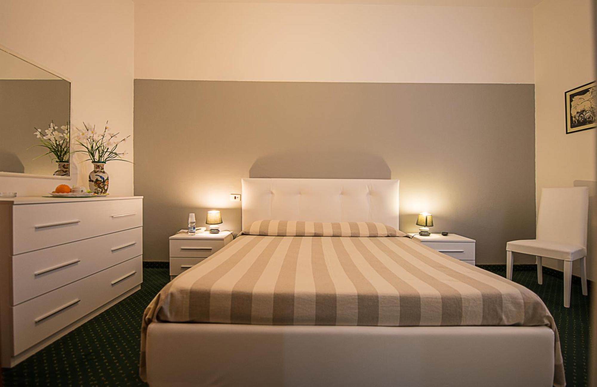 Hotel Ariston Piombino Rum bild