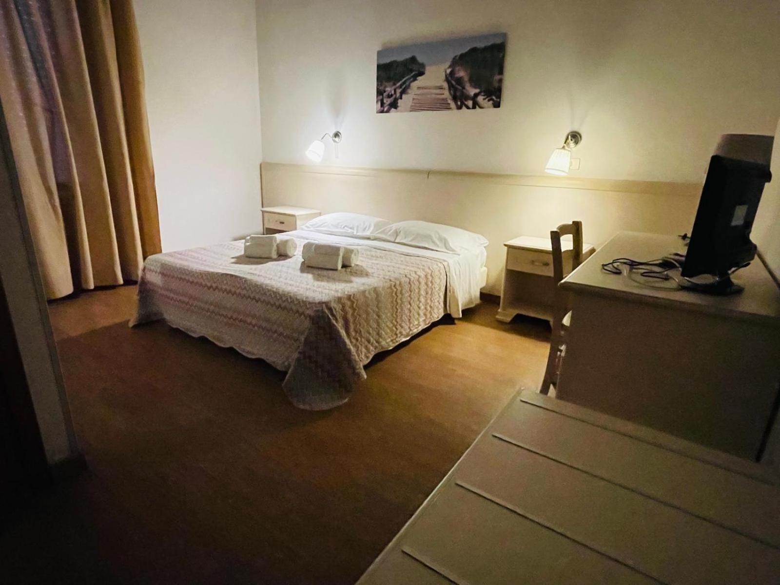 Hotel Ariston Piombino Exteriör bild
