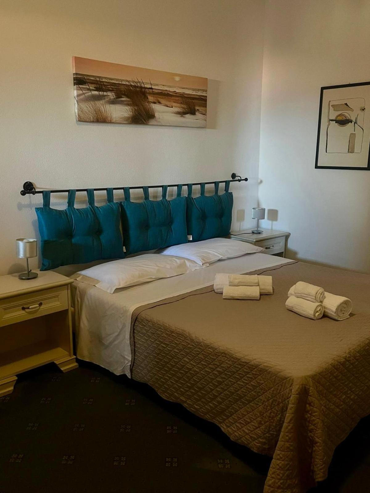 Hotel Ariston Piombino Exteriör bild
