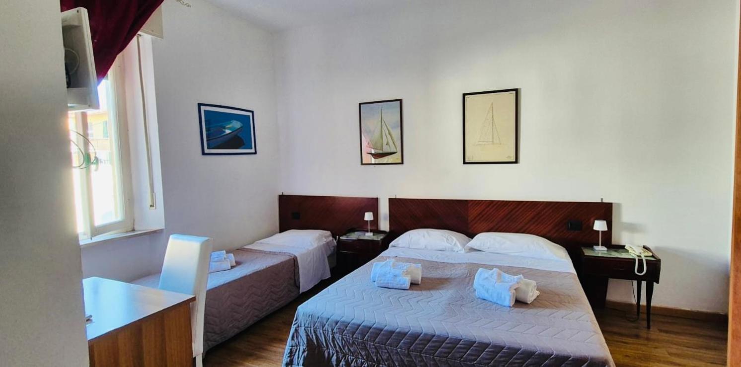 Hotel Ariston Piombino Exteriör bild