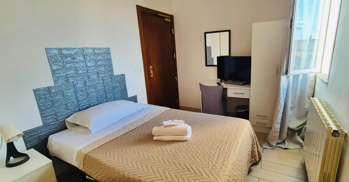 Hotel Ariston Piombino Exteriör bild