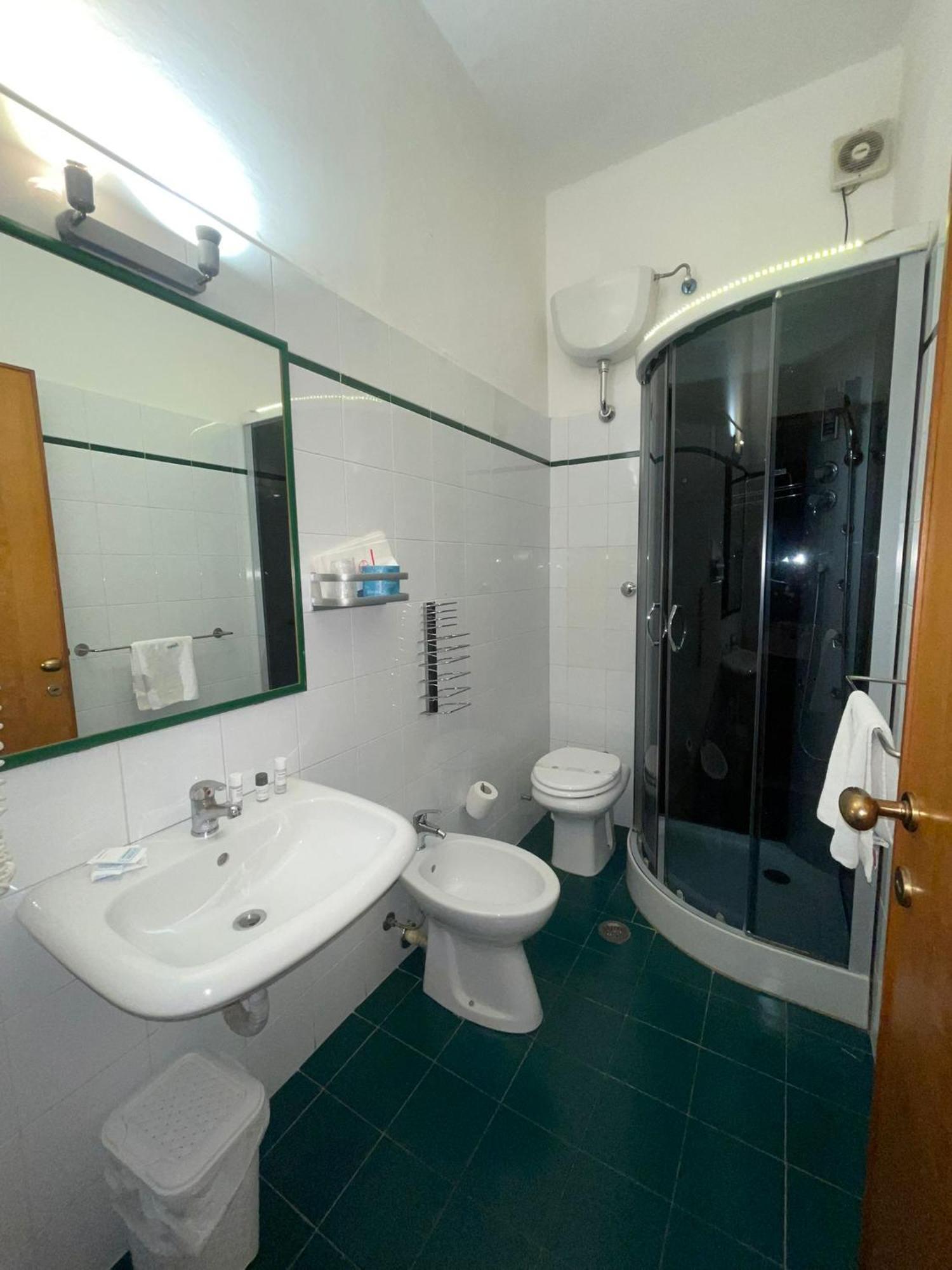 Hotel Ariston Piombino Exteriör bild