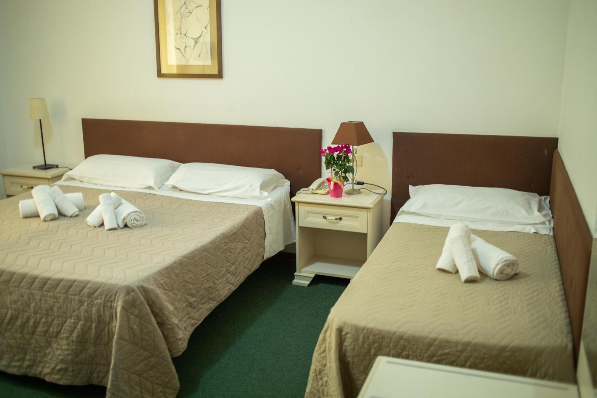 Hotel Ariston Piombino Exteriör bild