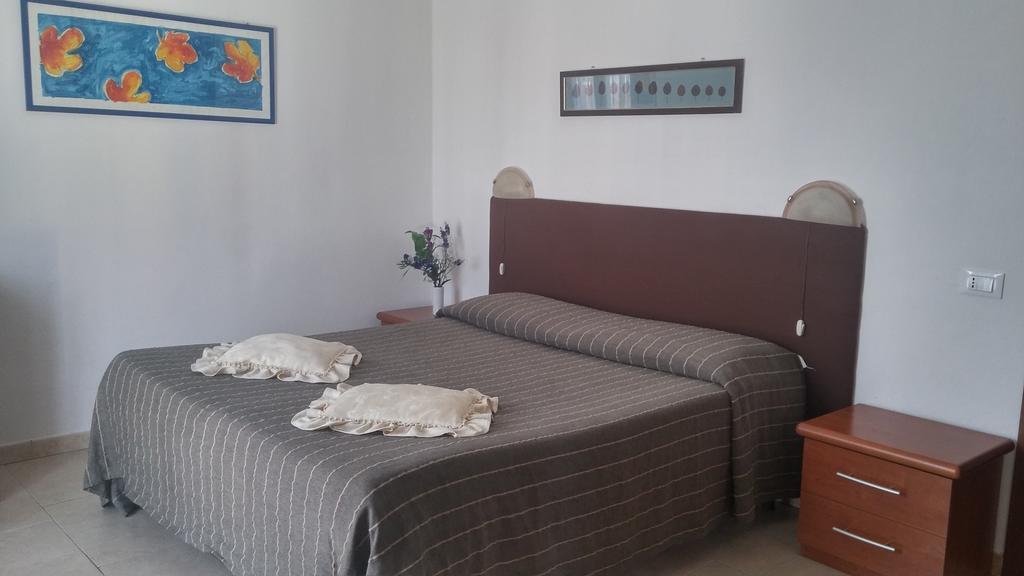 Hotel Ariston Piombino Exteriör bild