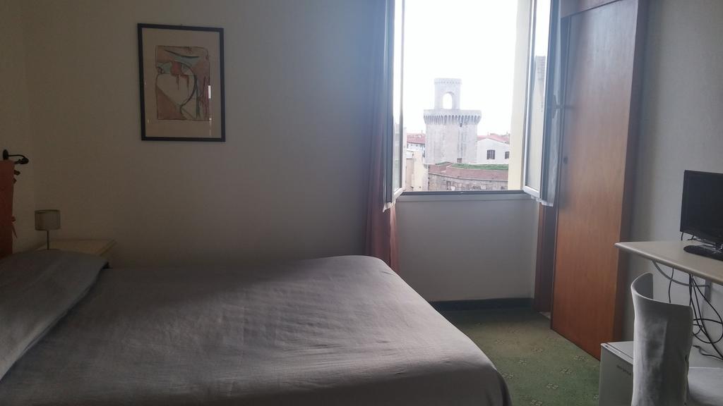 Hotel Ariston Piombino Exteriör bild