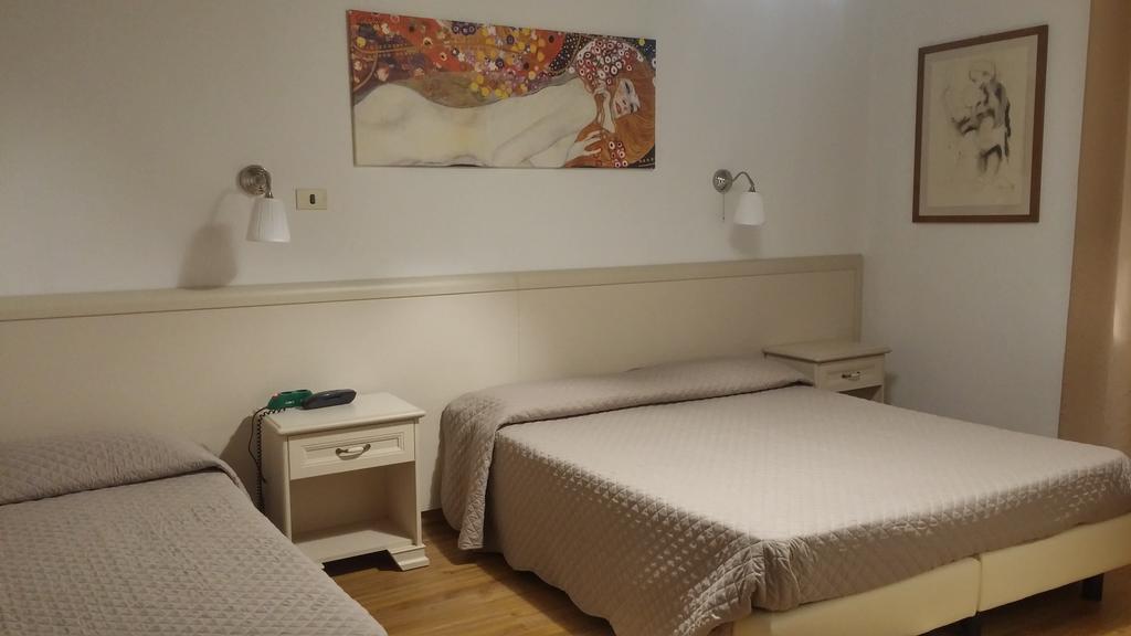 Hotel Ariston Piombino Exteriör bild