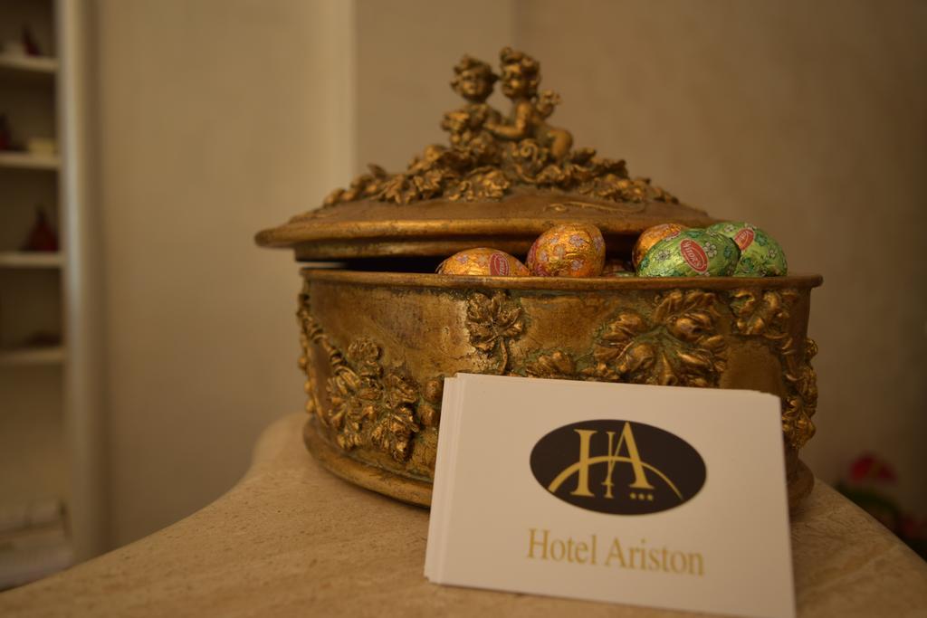 Hotel Ariston Piombino Exteriör bild